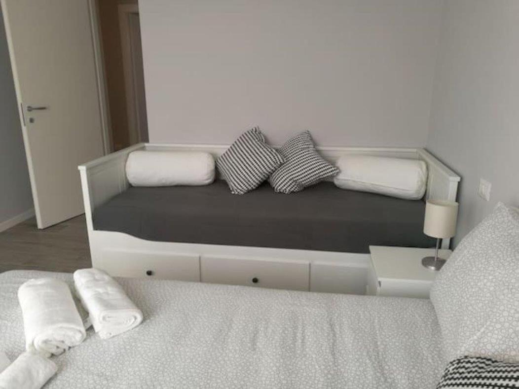 מילאנו Appartamento Con Grande Terrazzo In Via Lomellina - Lome 527 מראה חיצוני תמונה